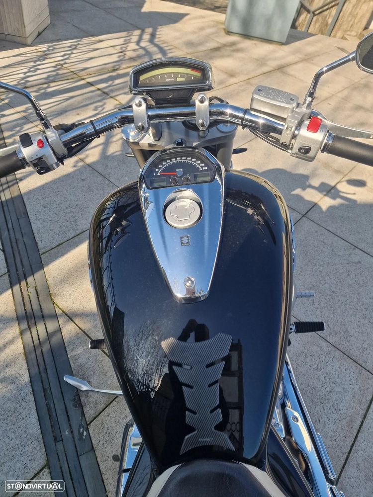 Suzuki Intruder M 1800R - 5