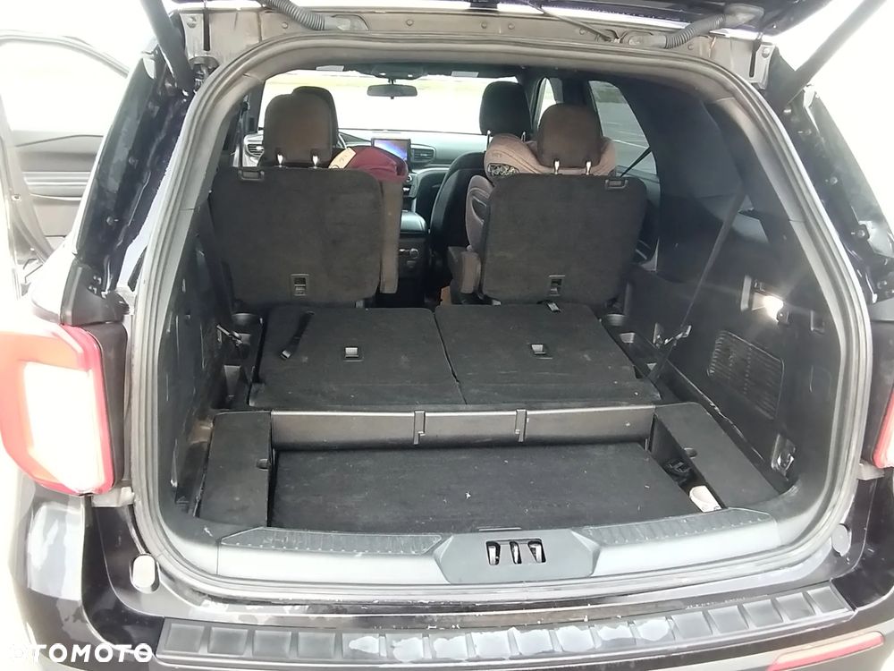 Ford Explorer - 27