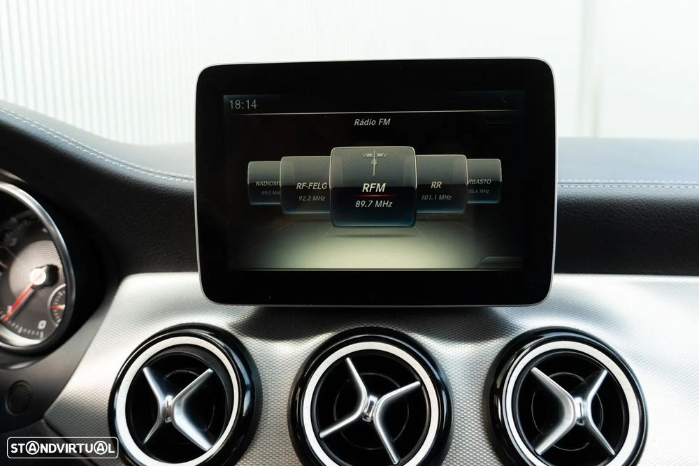 Mercedes-Benz CLA 180 d Shooting Brake AMG Line - 15