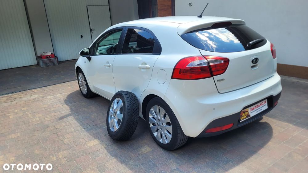 Kia Rio 1.4 Dream Team Edition - 6