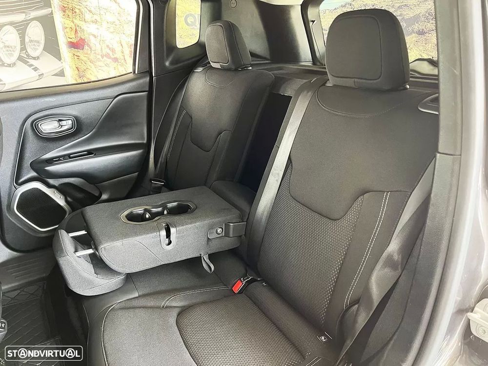 Jeep Renegade 1.0 T Limited - 21