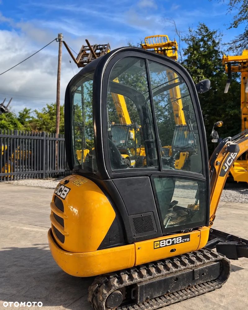 JCB 8018 - 4