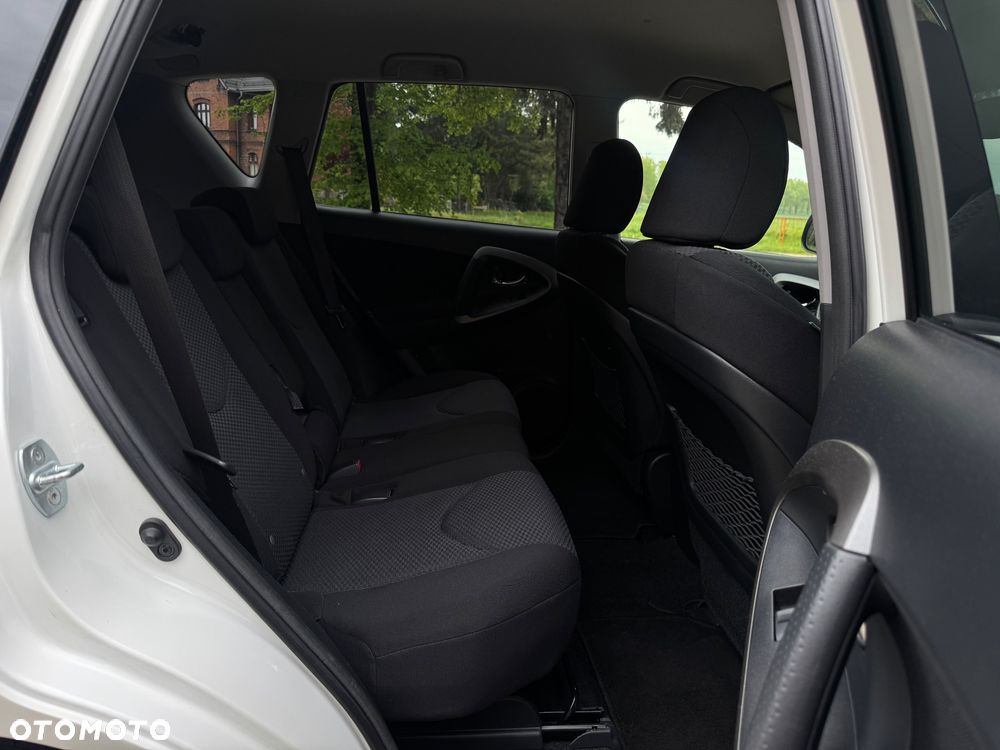 Toyota RAV4 2.2 D-4D 4x2 Life - 8