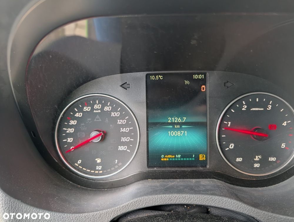 Mercedes-Benz Sprinter - 20