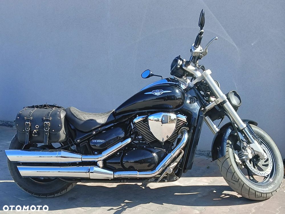 Suzuki Intruder - 1