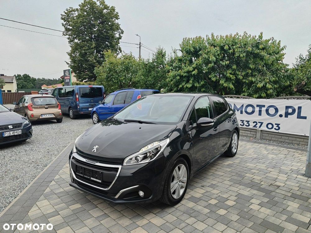 Peugeot 208 - 1