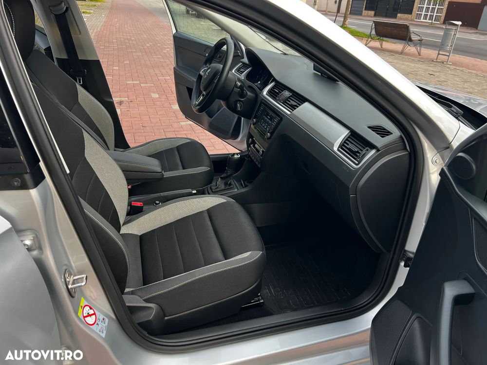 Skoda RAPID 1.4 TSI Ambition DSG - 6