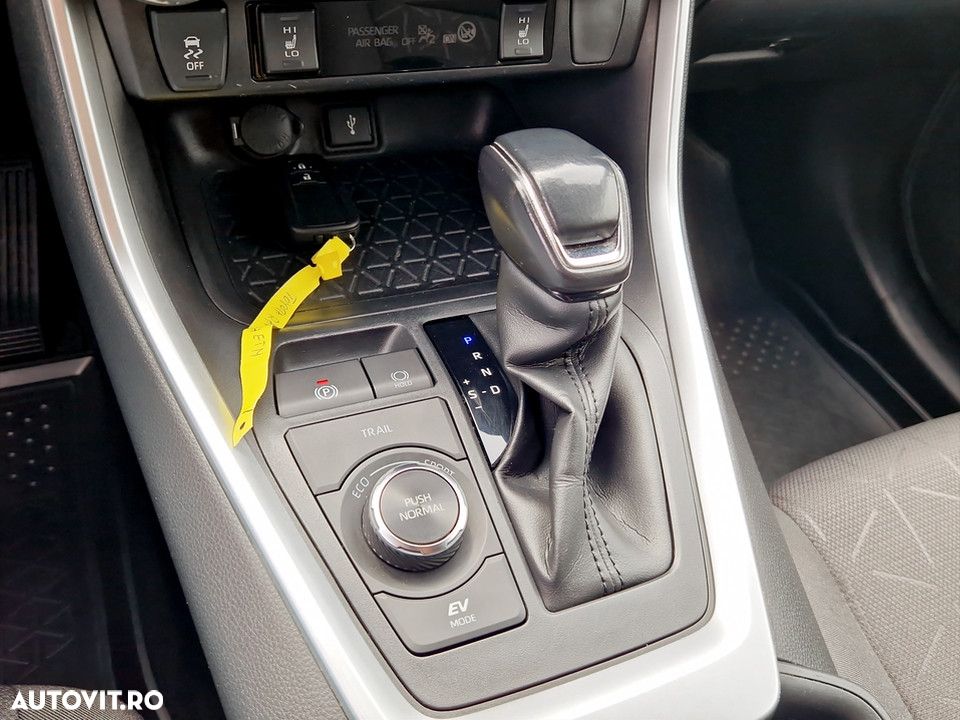 Toyota RAV4 2.5 VVT-iE 4x4 Dynamic - 19