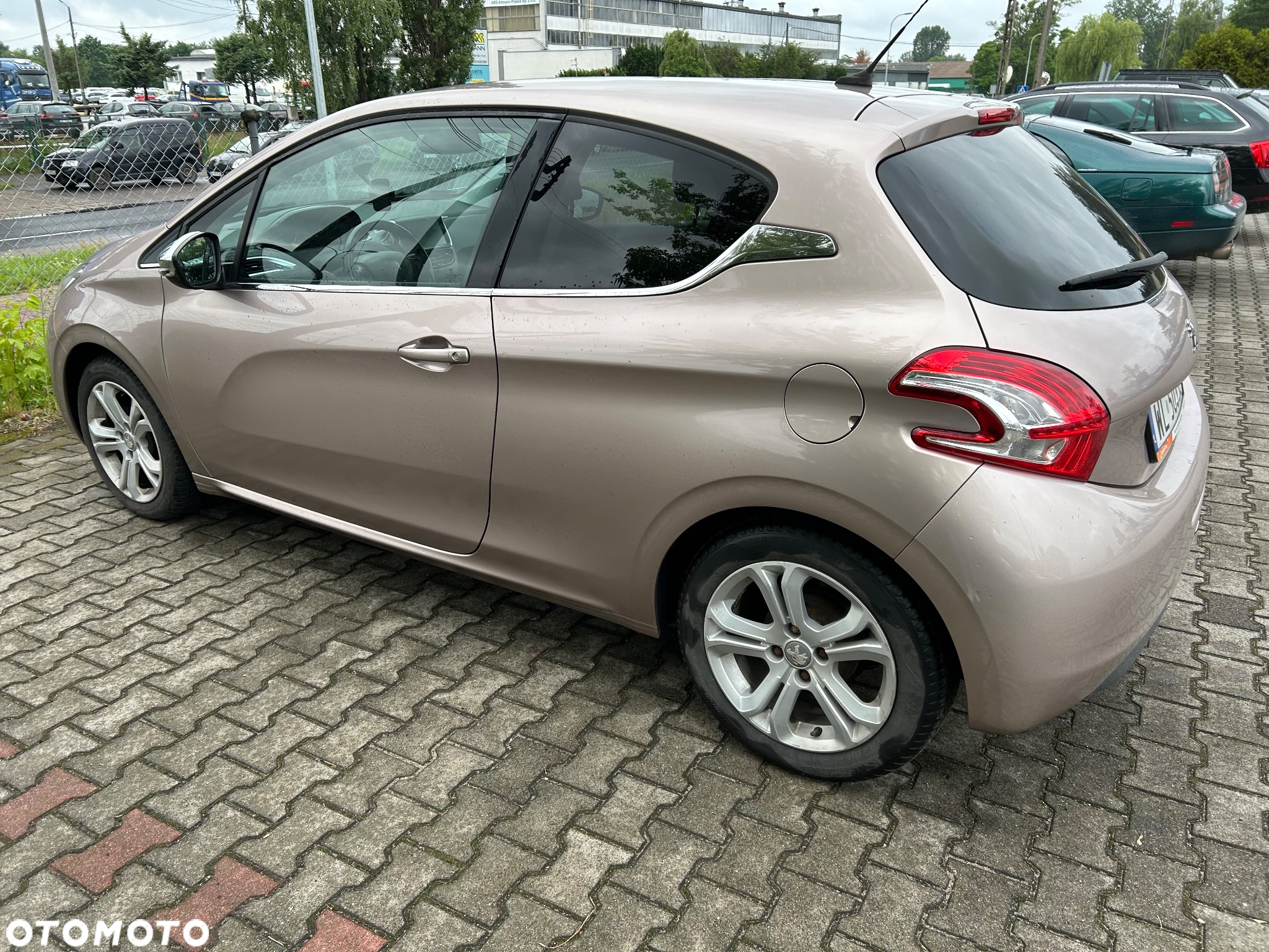 Peugeot 208 - 2