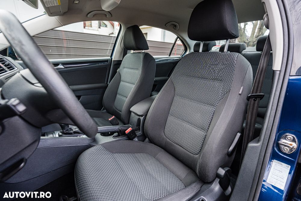 Volkswagen Jetta 1.6 TDI DSG Life - 15