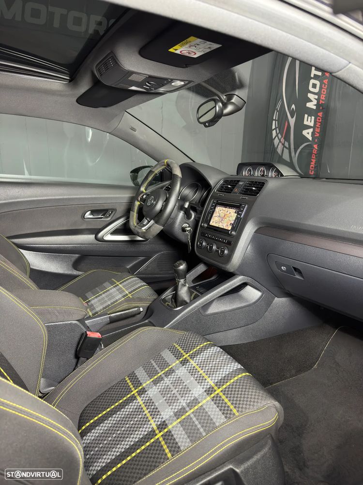 VW Scirocco 2.0 TDI Blue Motion Technologie Club - 26