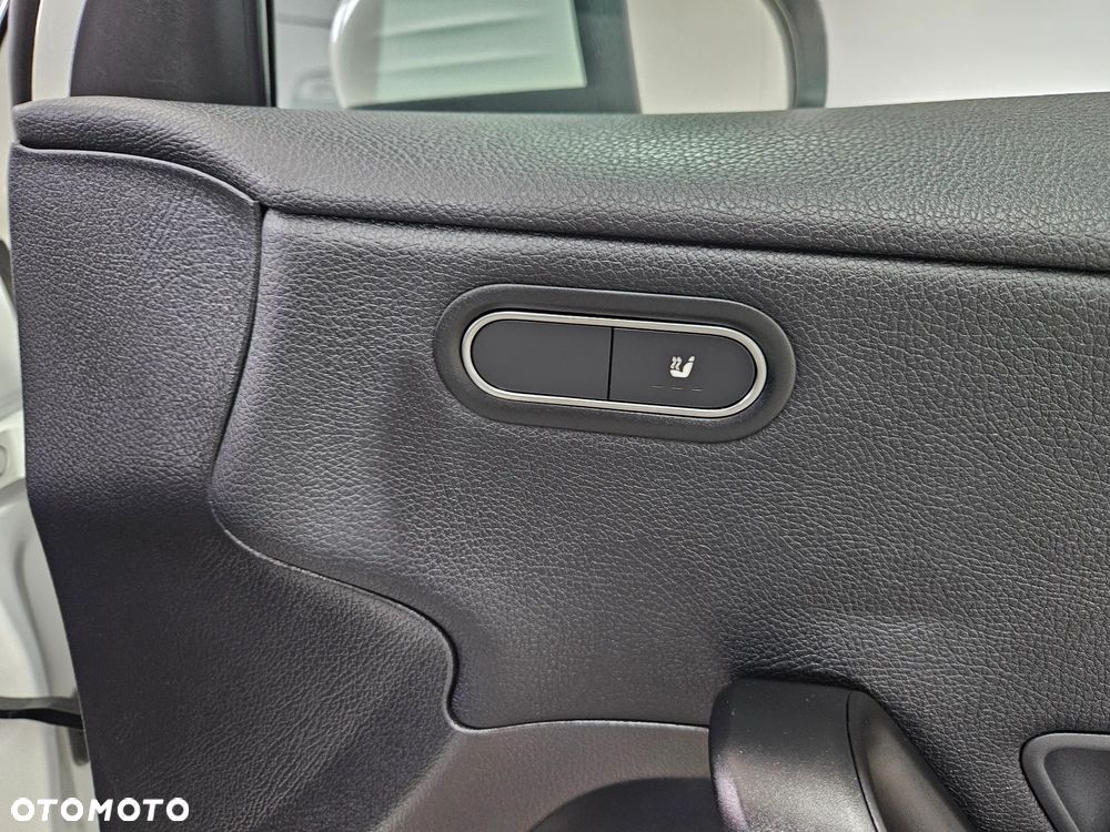 Mercedes-Benz Klasa A 180 d AMG Line 8G-DCT - 31