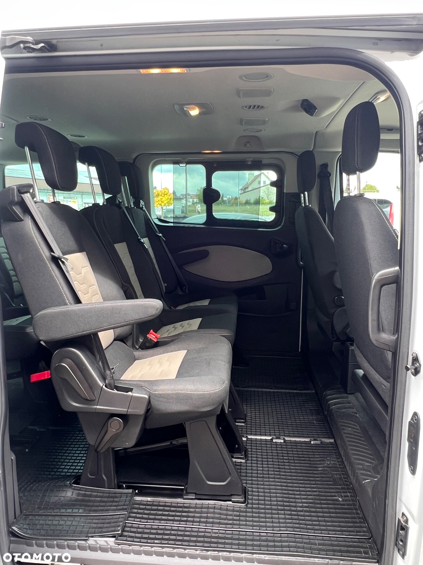 Ford Tourneo Custom 2.0 EcoBlue L1 Titanium - 18