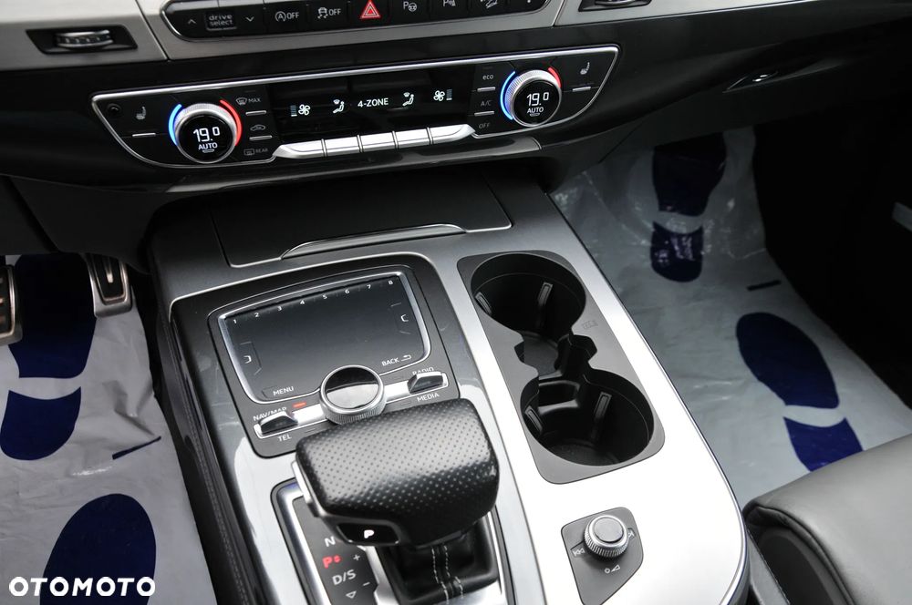 Audi Q7 - 28