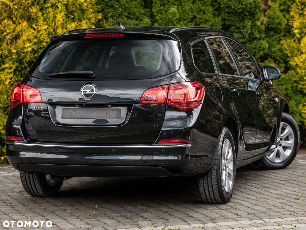 Opel Astra 1.4 Turbo Exklusiv - 4