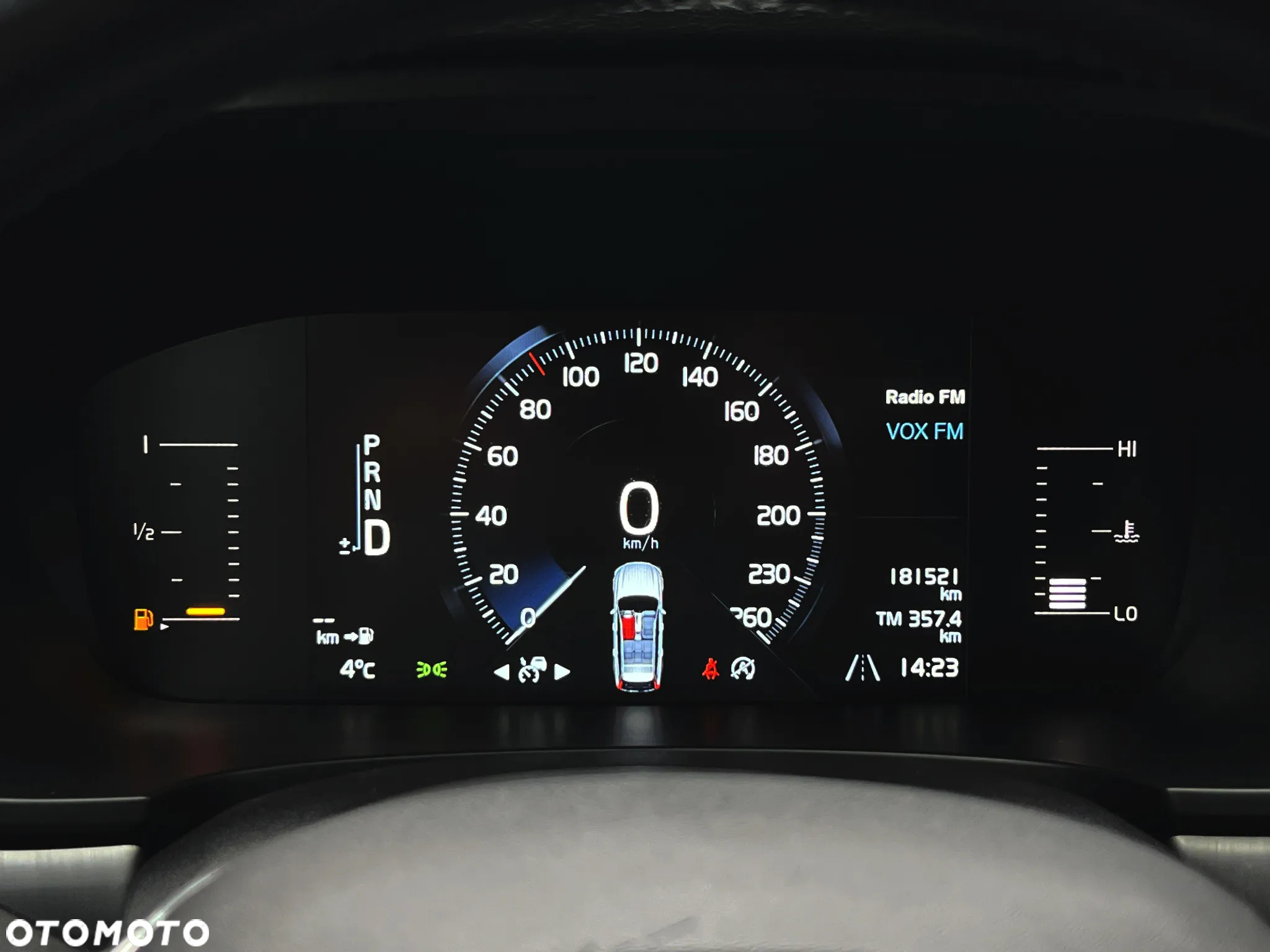 Volvo V90 D4 Momentum Pro - 37