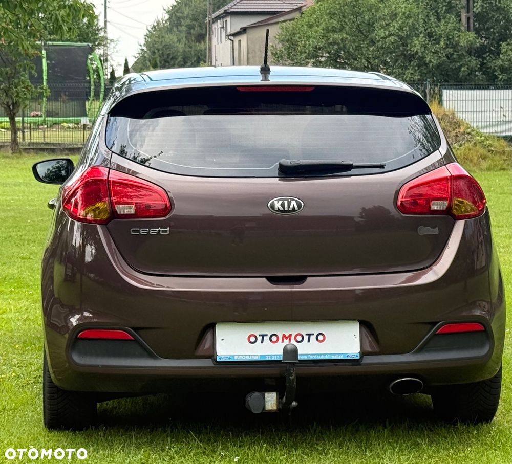 Kia Ceed - 12