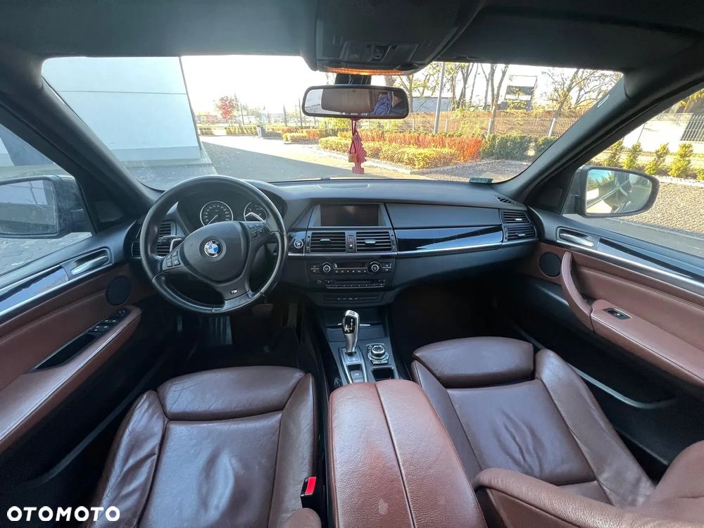 BMW X5 4.8i xDrive - 21