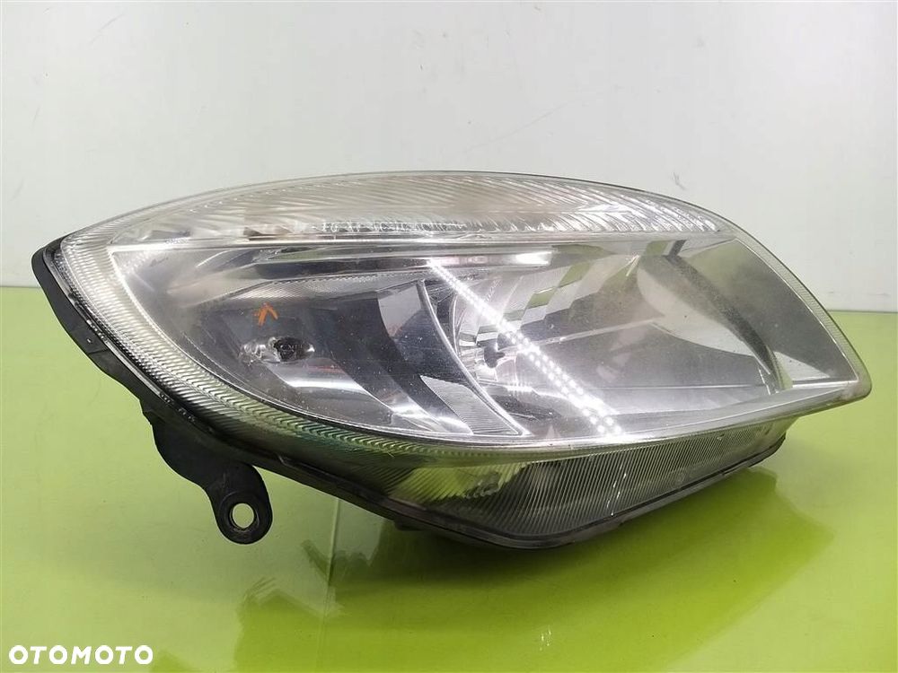 Reflektor lampa przód prawa Skoda Fabia II 2007-2010 PRZED LIFT 24783200R - 2