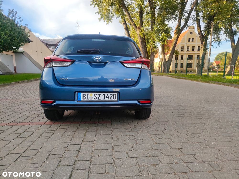 Toyota Auris 1.33 Dual-VVT-i - 22