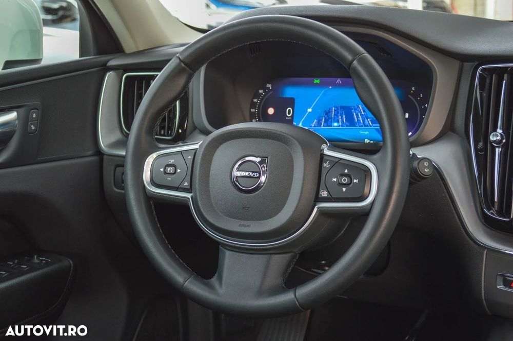 Volvo XC 60 B4 MHEV AWD Inscription - 24