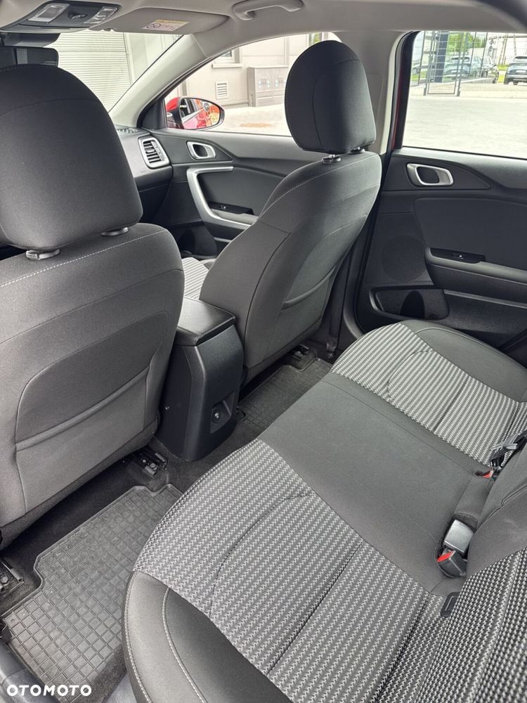 Kia Ceed 1.5 T-GDI M - 27