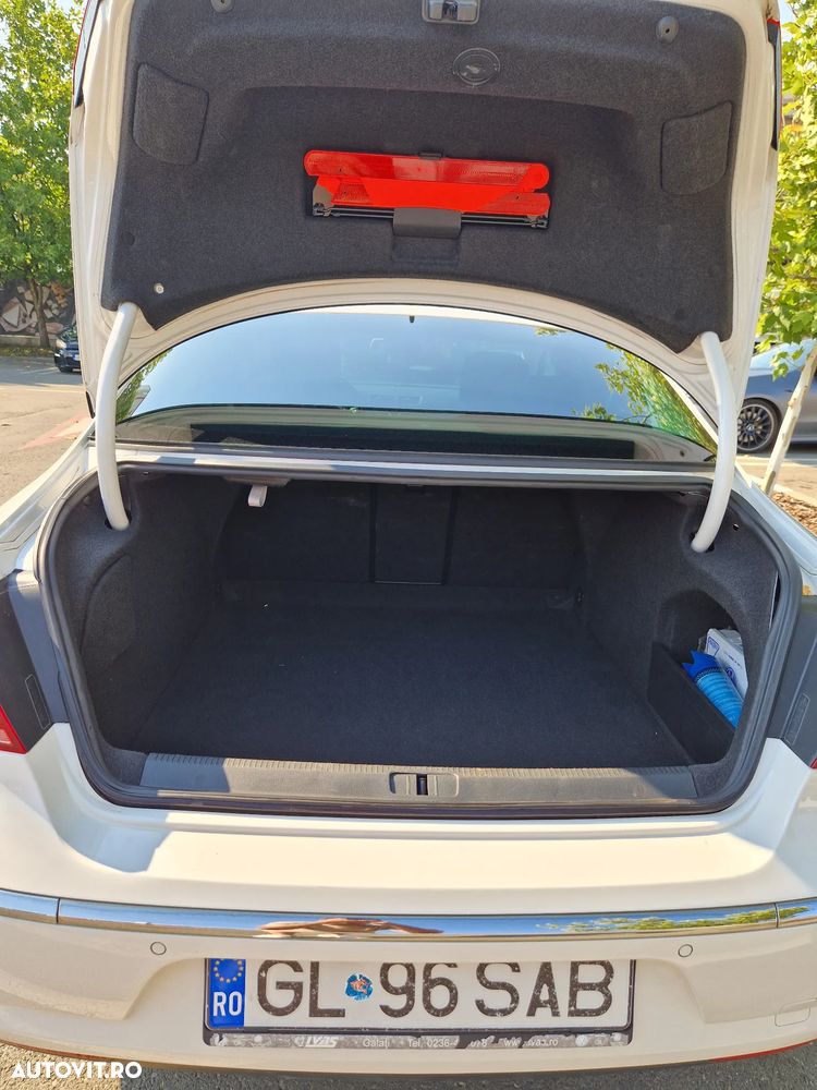 Volkswagen Passat CC - 8