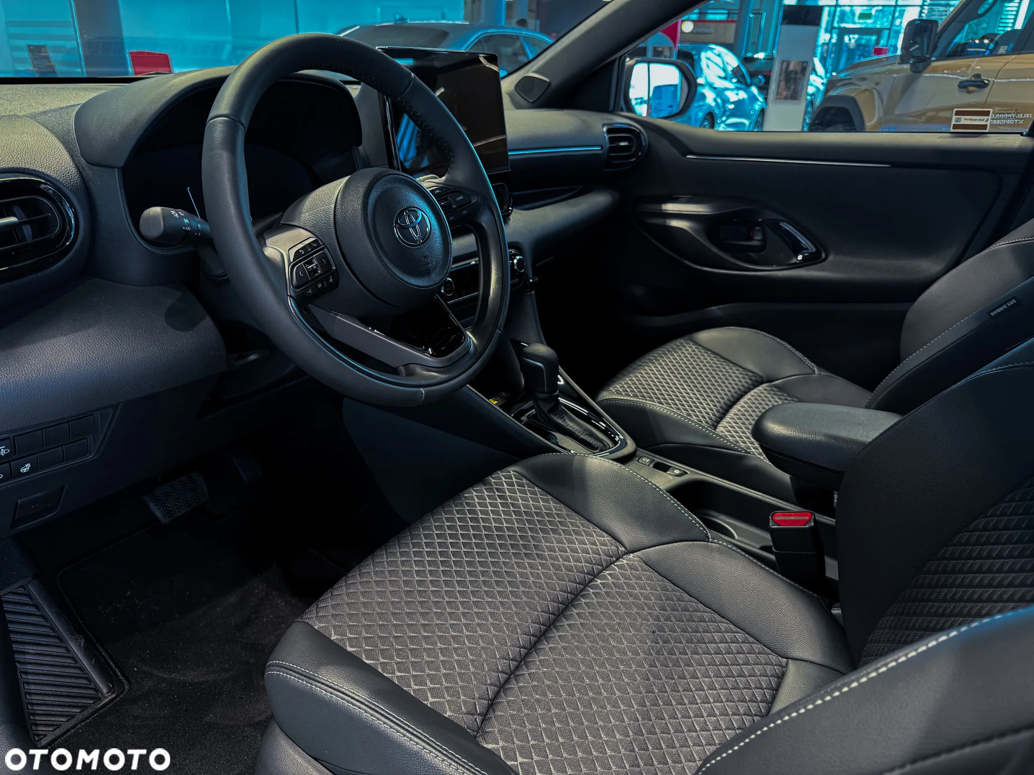 Toyota Yaris Hybrid 1.5 Executive - 12