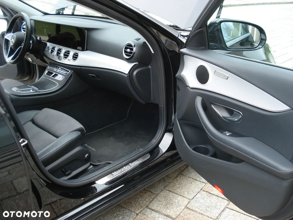 Mercedes-Benz Klasa E 220 d 9G-TRONIC Avantgarde - 19