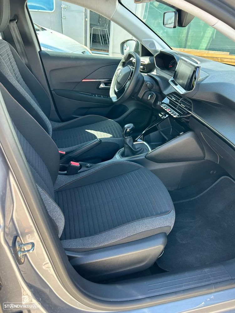 Peugeot 208 - 6
