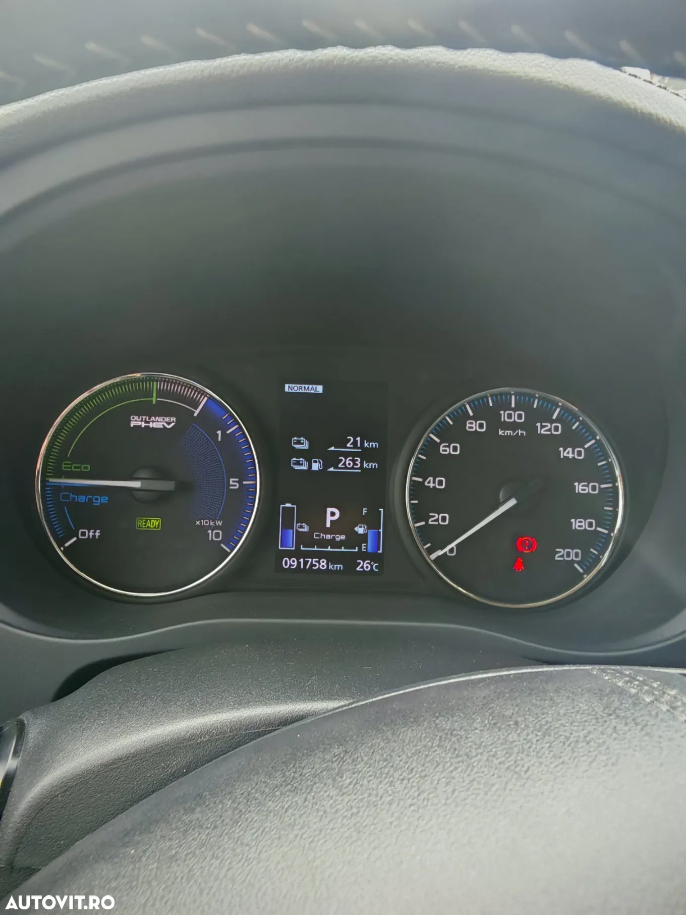 Mitsubishi Outlander PHEV 2.4 L 4X4 Intense - 13