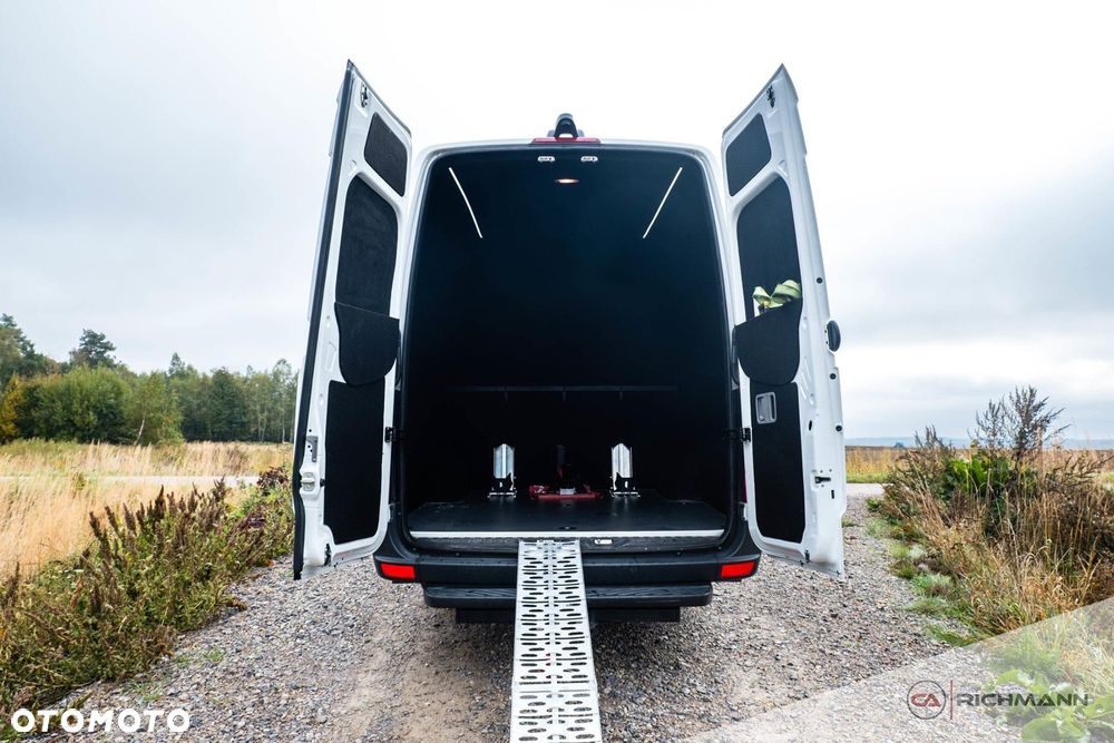 Mercedes-Benz Sprinter - 6