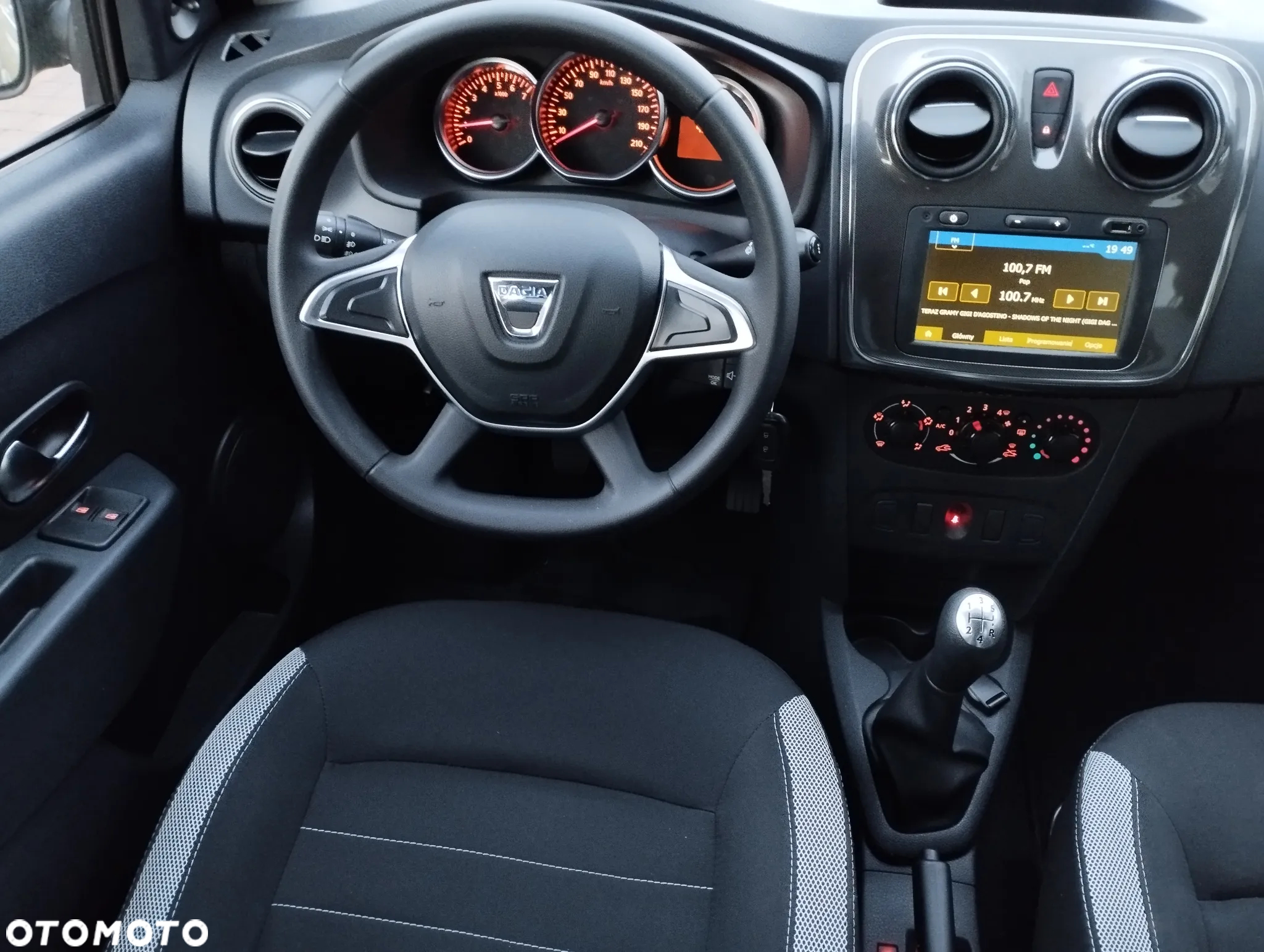 Dacia Sandero Stepway SCe 75 Essential - 14