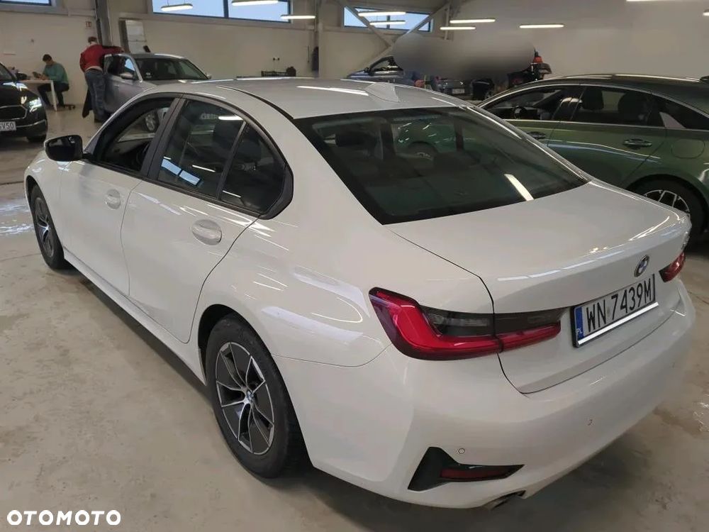BMW Seria 3 318i Business Edition - 2