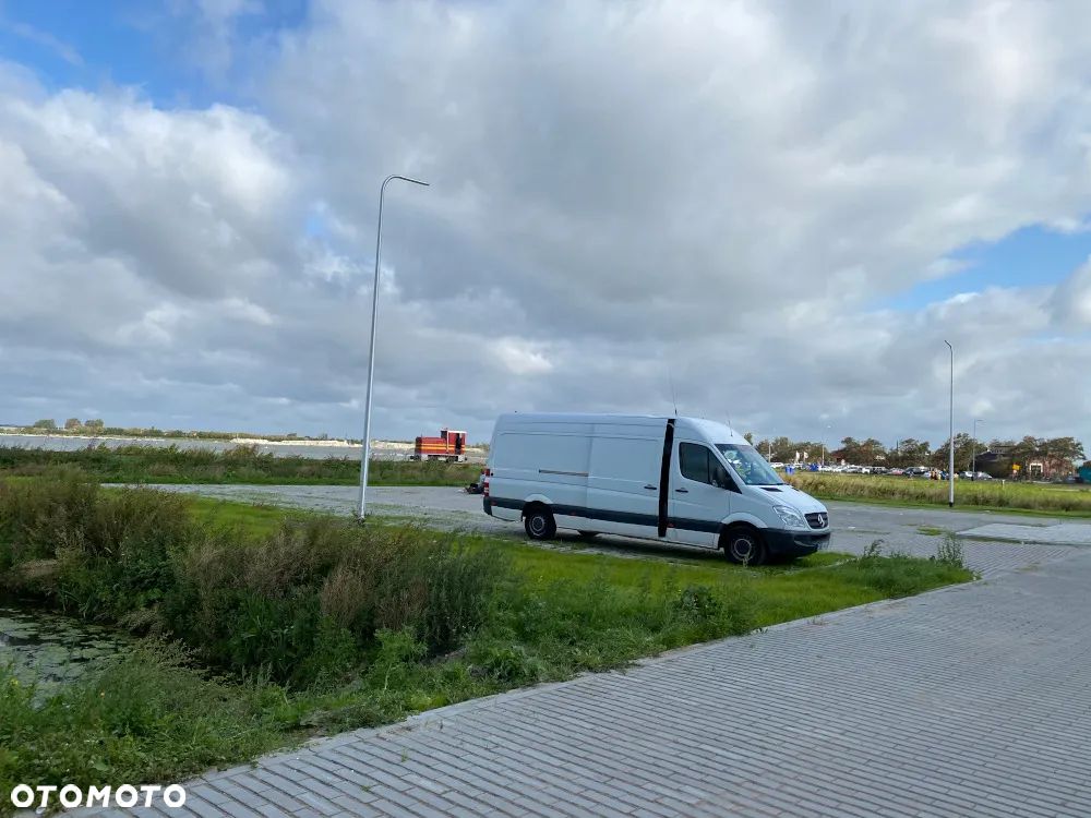 Mercedes-Benz Sprinter - 4