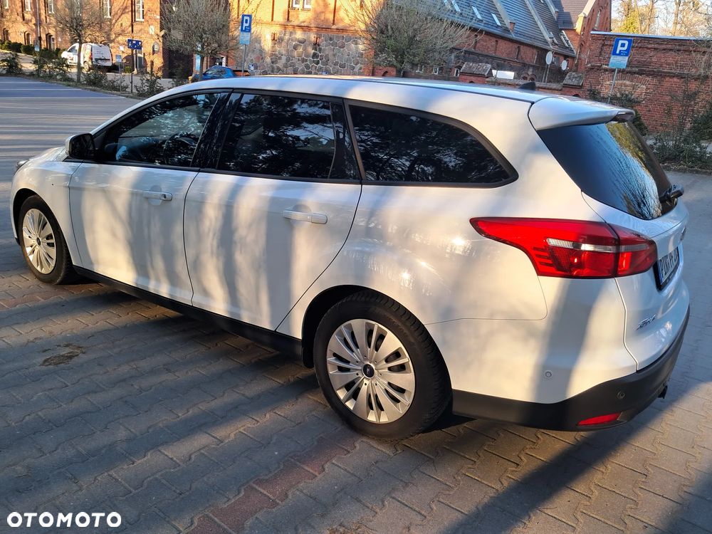 Ford Focus ver-1-5-ecoboost-start--stopp--system-business-edition - 4