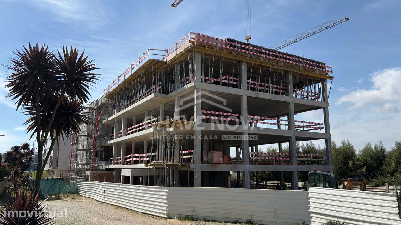 Apartamento T2 ao nível do 1º andar virado a Nascente! - Grande imagem: 2/9