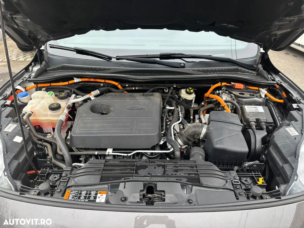 Ford Kuga 2.5 Duratec PHEV ST-LINE X - 31