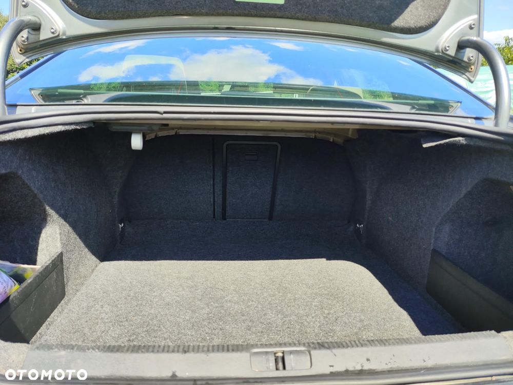 Volkswagen Passat 2.0 FSI Comfortline - 14
