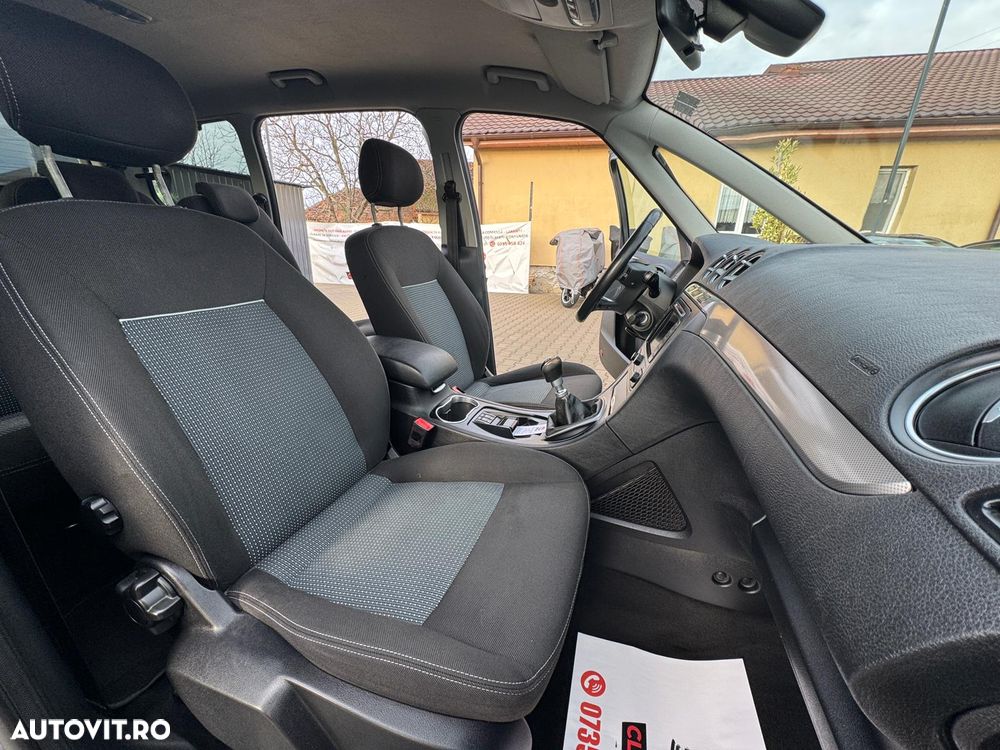 Ford Galaxy 2.0 TDCi Ghia - 11