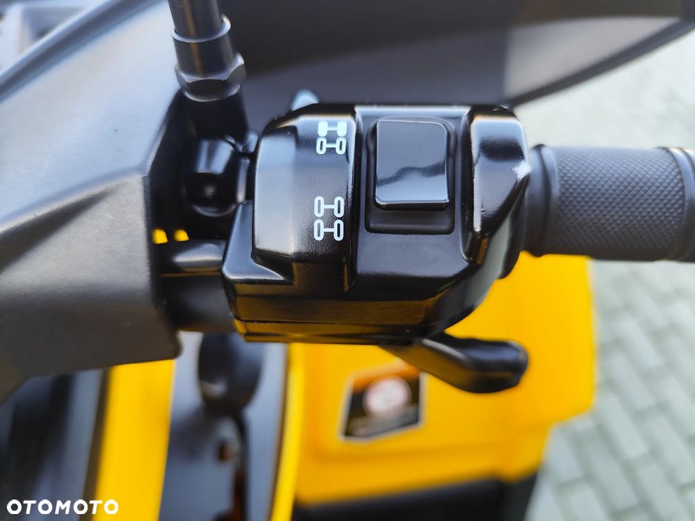 Can-Am Outlander - 10