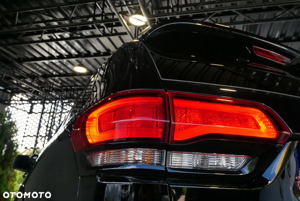 Jeep Grand Cherokee - 37