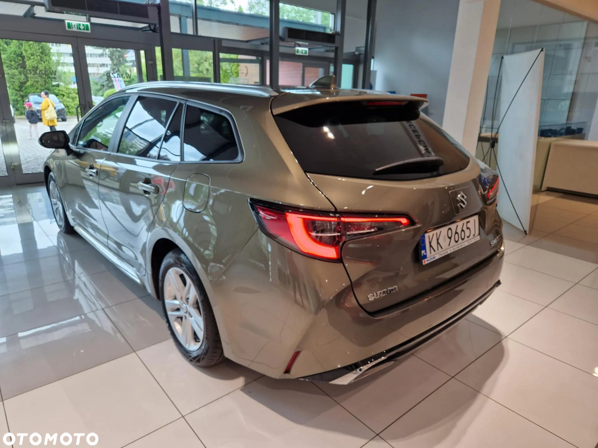 Suzuki Swace 1.8 Hybrid Premium Plus CVT - 5