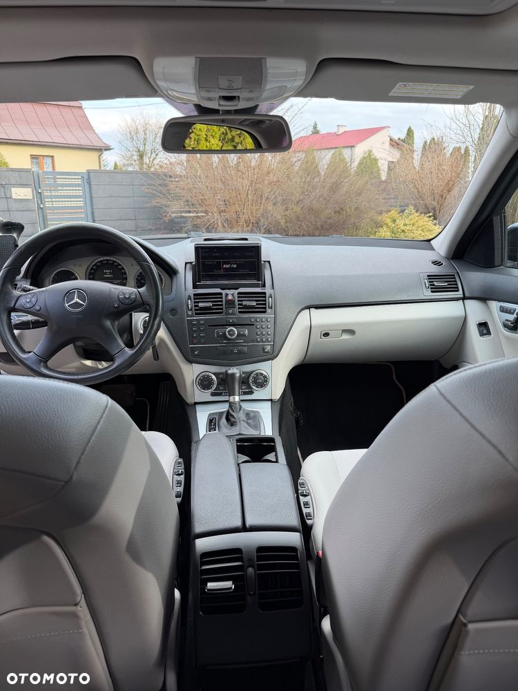 Mercedes-Benz Klasa C 280 7G-TRONIC Avantgarde - 22