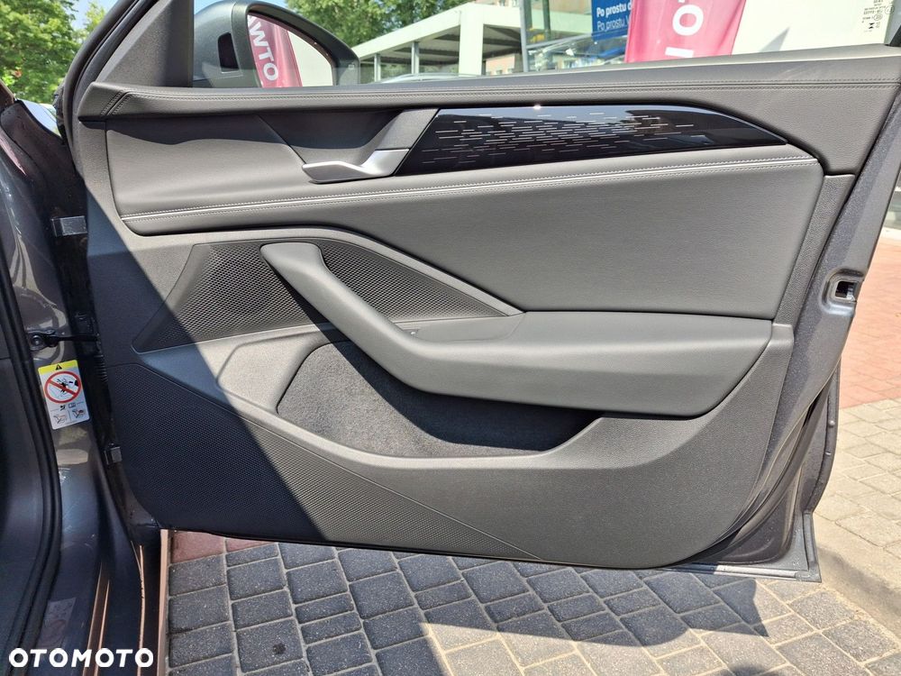 Volkswagen Passat - 15