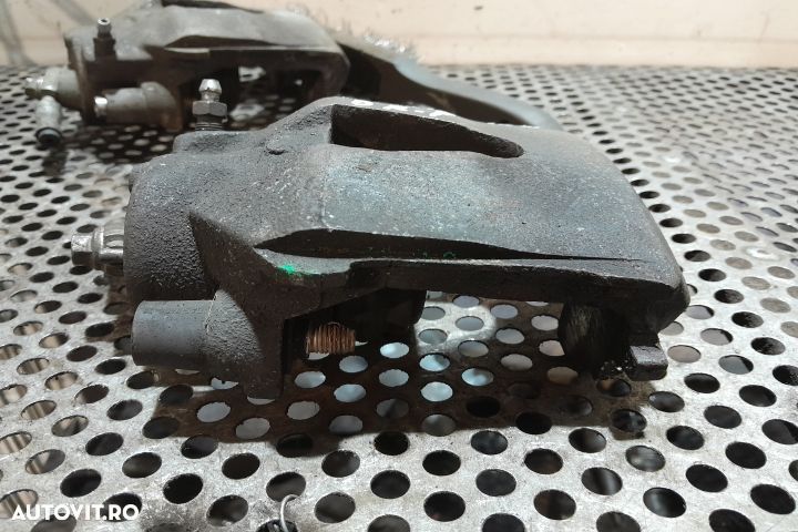 Etrier fata dreapta Volkswagen VW Passat B6 [2005 - 2010] Sedan 4-usi - 2