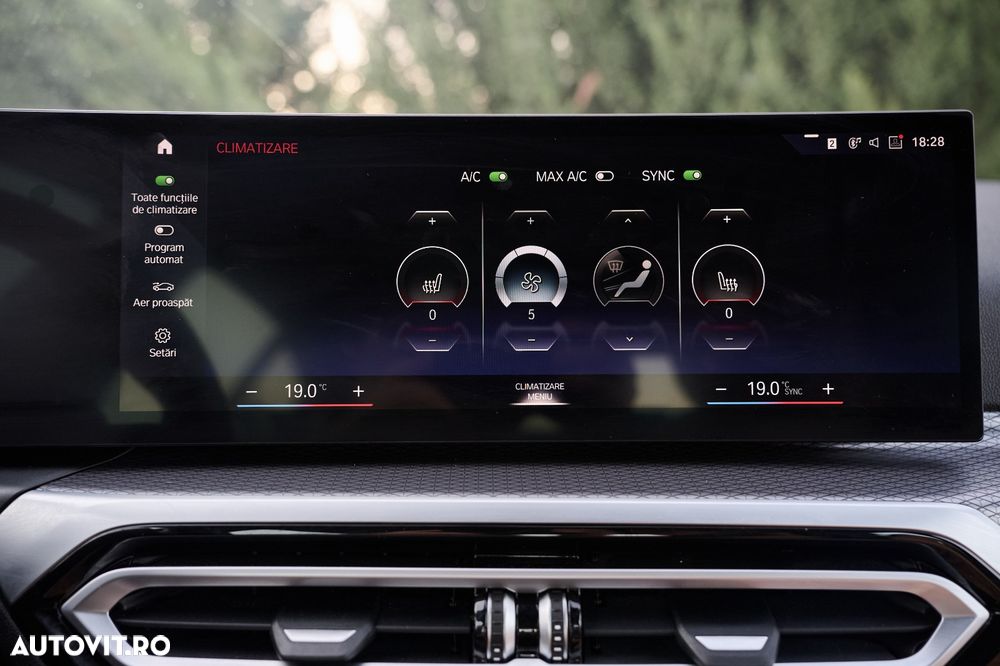 BMW Seria 3 320d Aut. M Sport - 32