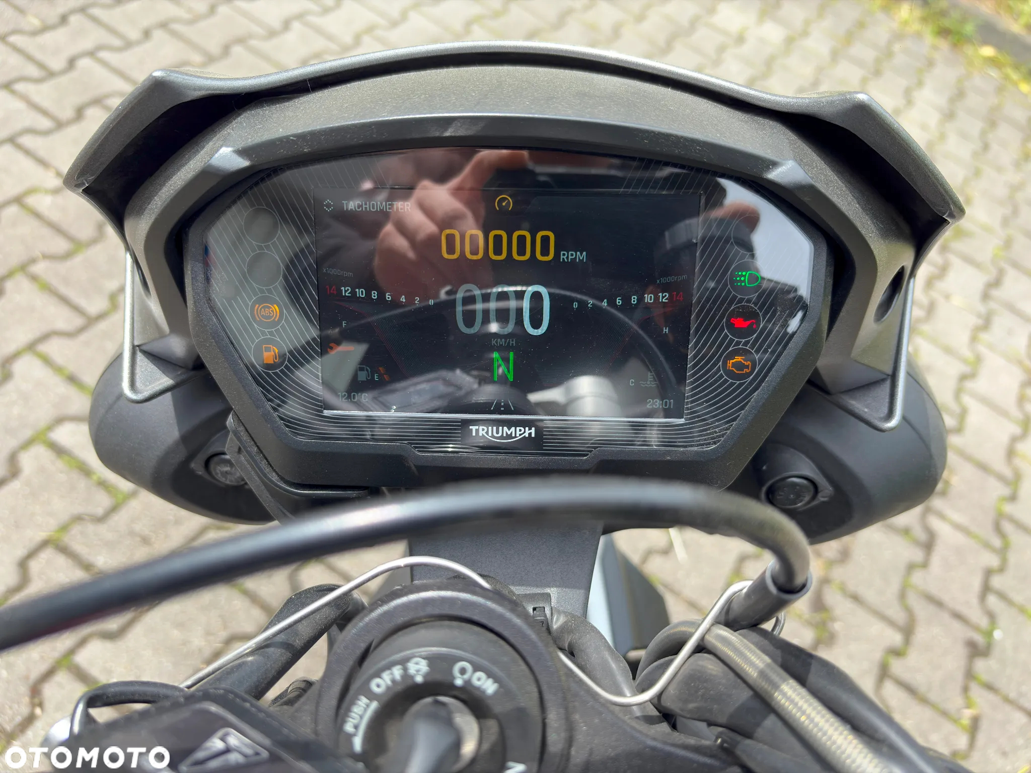 Triumph Street Triple - 10