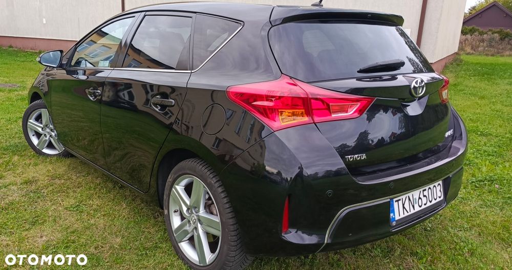 Toyota Auris 2014 photo 3