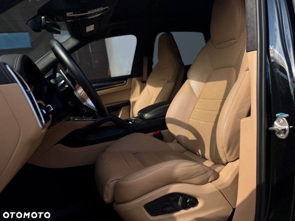 Porsche Cayenne S Platinum Edition - 12